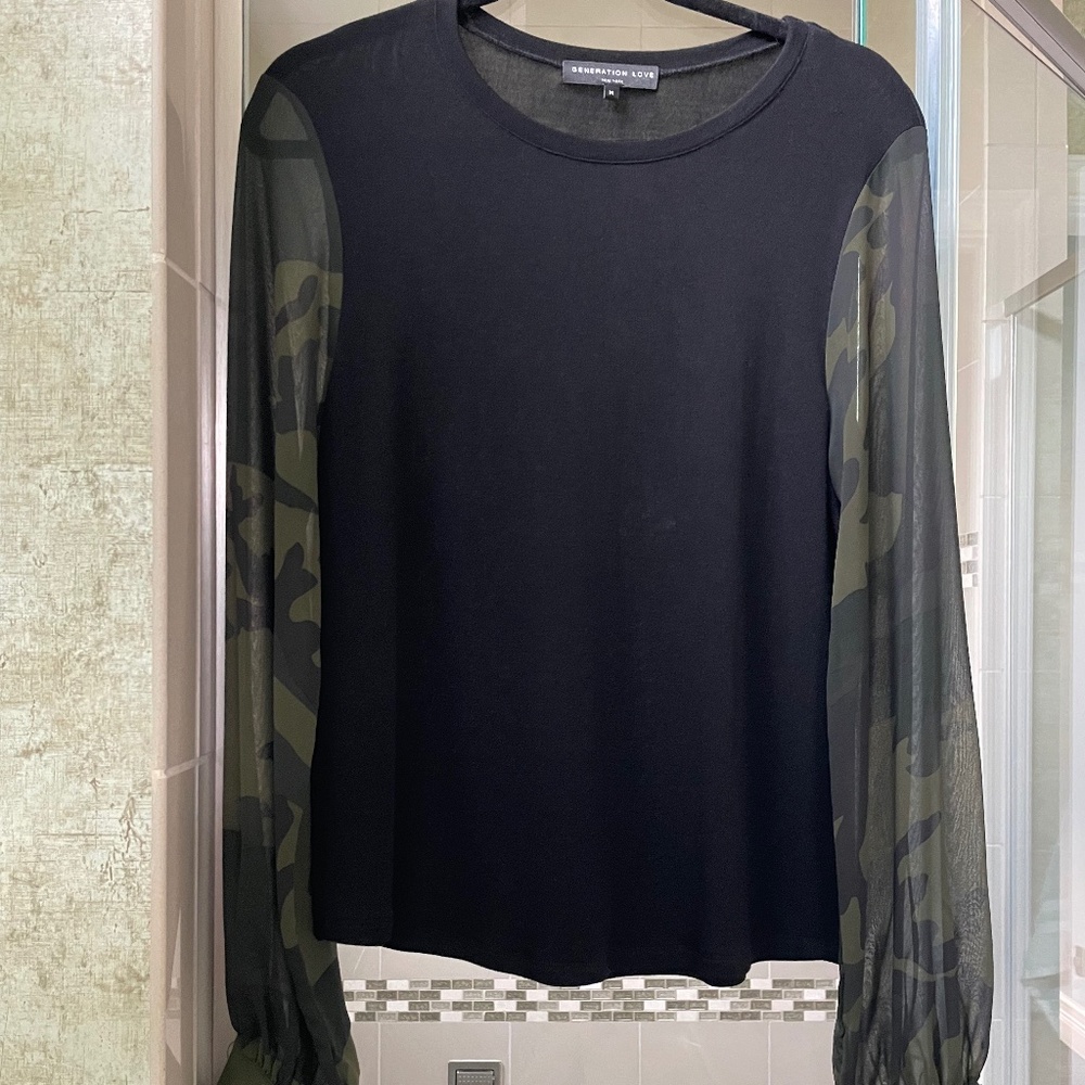 Generation Love Noelle Camo Sleeve Top Black/green-size medium
